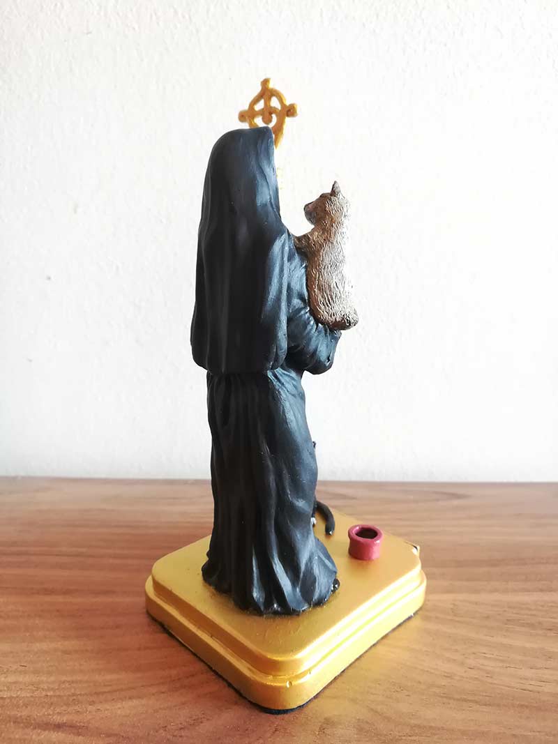 Escultura de La Patrona De Los Gatos