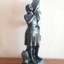 Estatua de Santa Juana de Arco Hierro con Flor de Lis