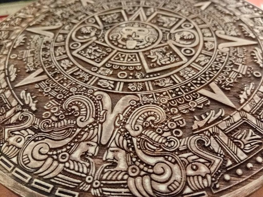 Piedra del Sol Azteca en Yeso Piedra en 20 cm