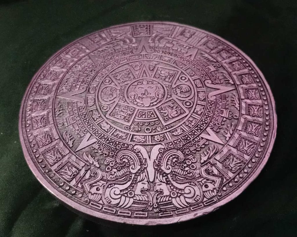 Escultura Piedra del Sol Azteca en Yeso Piedra en 20 cm color Cobre